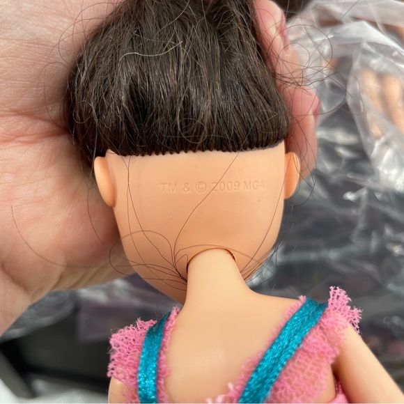 Brats Bratz Doll Lot Of 5 All From 2009 all dressed feet - Picture 5 of 5